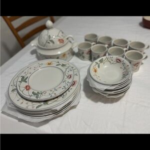 Villeroy & Boch Floral Dinnerware Set - Made in Germany - 29+ pcs